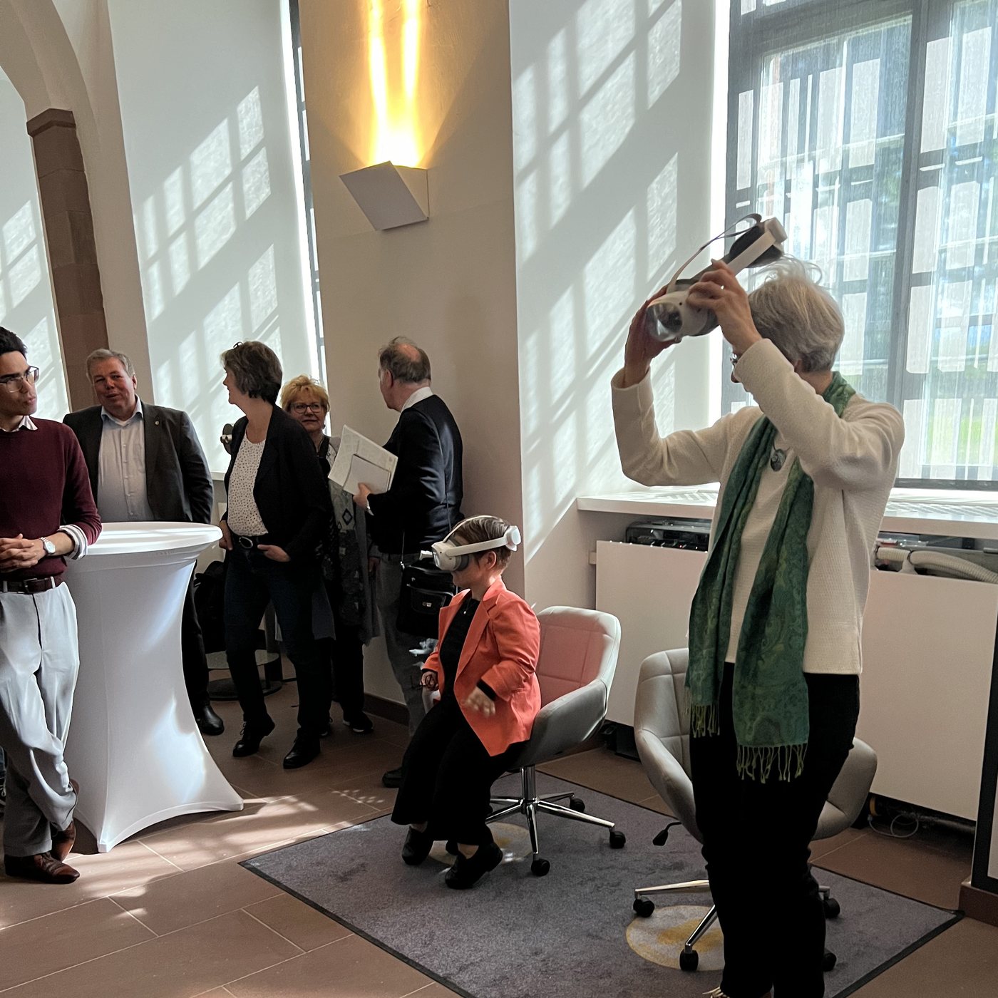 Bibliothek der Kurfürstin VR — Gäste testen die VR-Brillen